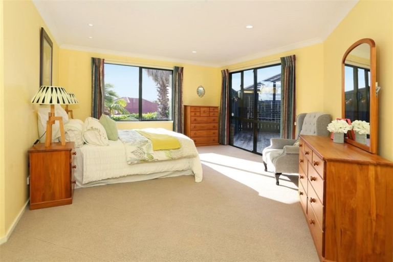 Photo of property in 1 Semillon Avenue, Henderson, Auckland, 0612