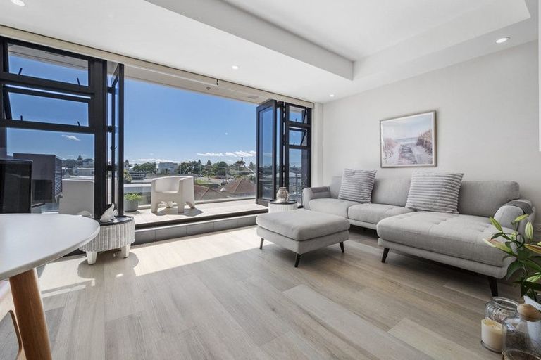 Photo of property in Customhouse Apartments, 314l Maunganui Road, Mount Maunganui, 3116