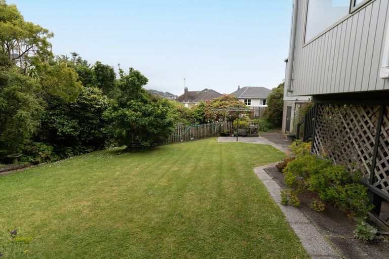 Photo of property in 15 Nuffield Street, Tawa, Wellington, 5028