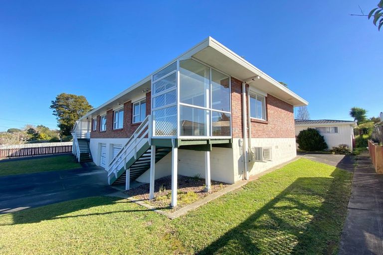 Photo of property in 1/11 Karaka Street, New Lynn, Auckland, 0600