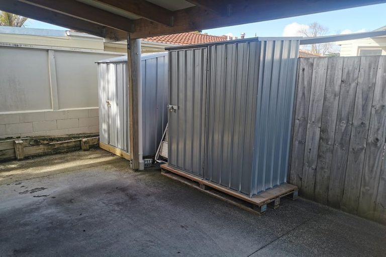 Photo of property in 41 Taikata Road, Te Atatu Peninsula, Auckland, 0610