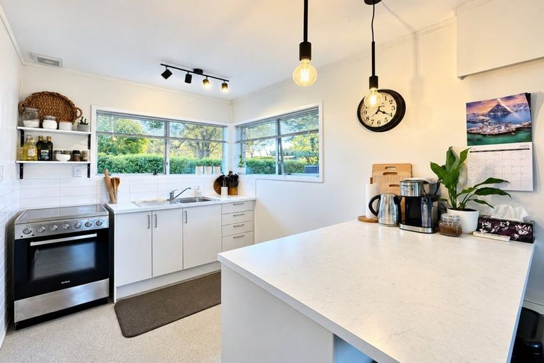 Photo of property in 2/15 Gloaming Place, Conifer Grove, Takanini, 2112