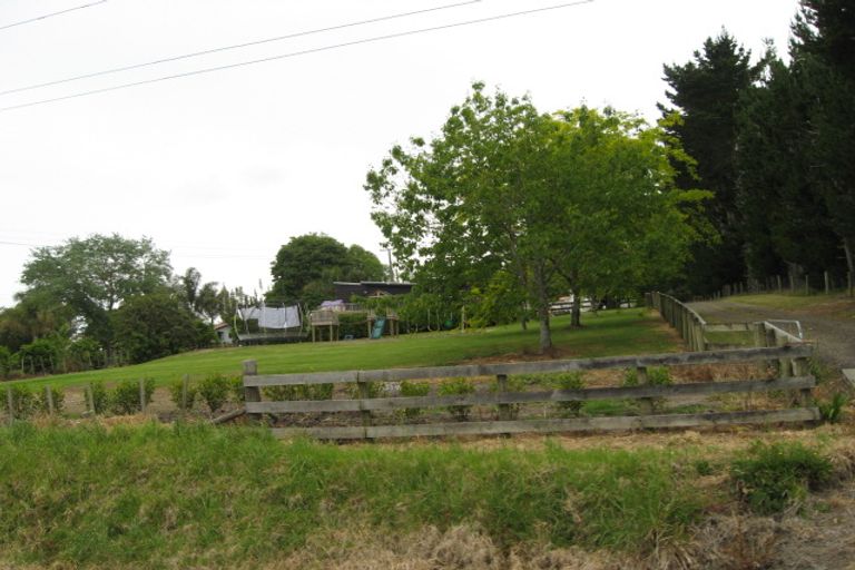 Photo of property in 211 Foster Road, Waimauku, Kumeu, 0891