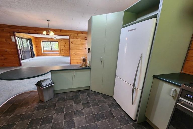 Photo of property in 126 Laingholm Drive, Laingholm, Auckland, 0604