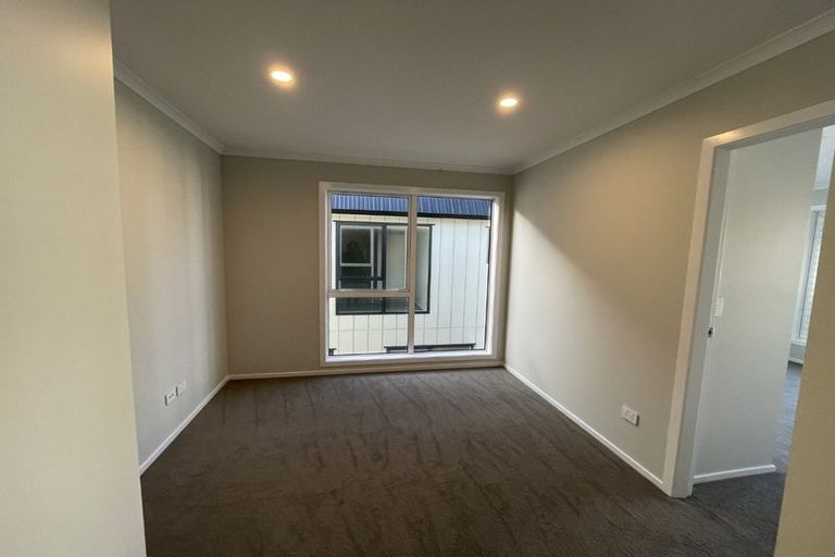 Photo of property in 14 Koreke Close, Kenepuru, Porirua, 5022