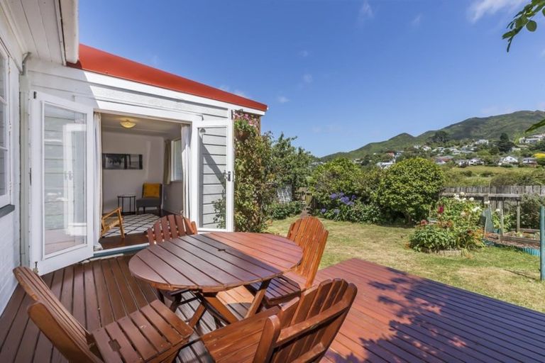 Photo of property in 15 Sunshine Avenue, Karori, Wellington, 6012