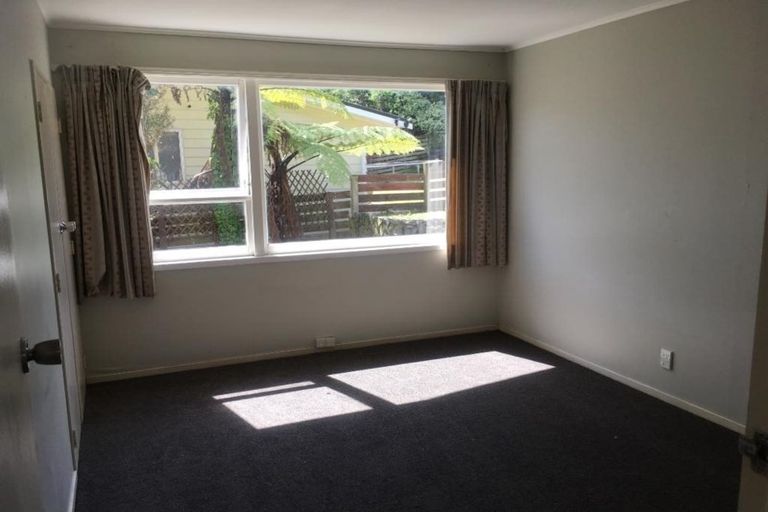 Photo of property in 9 Spicer Place, Tawa, Wellington, 5028