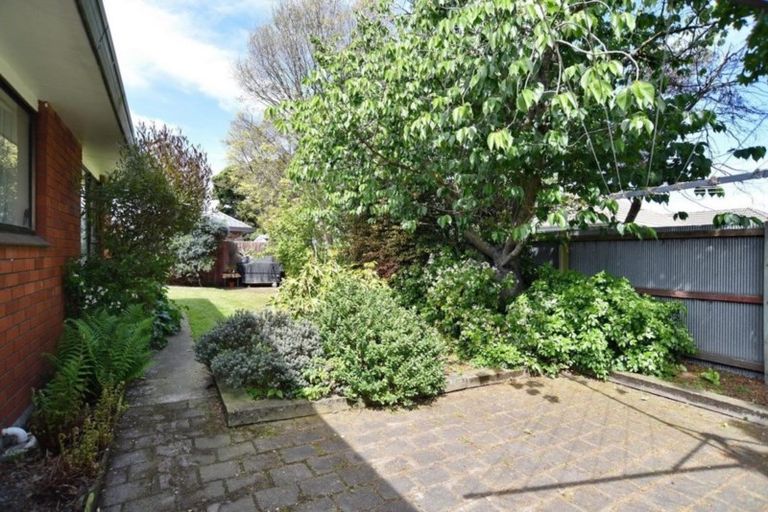 Photo of property in 2/6 Florance Place, Parklands, Christchurch, 8083