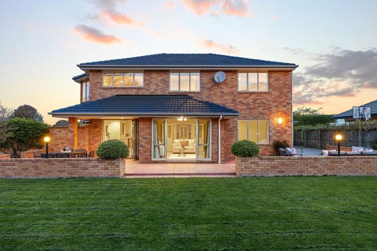 Photo of property in 64 Willowview Drive, Redwood, Christchurch, 8051