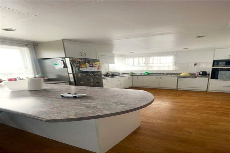 Photo of property in 34 Beauzami Crescent, Ascot Park, Porirua, 5024