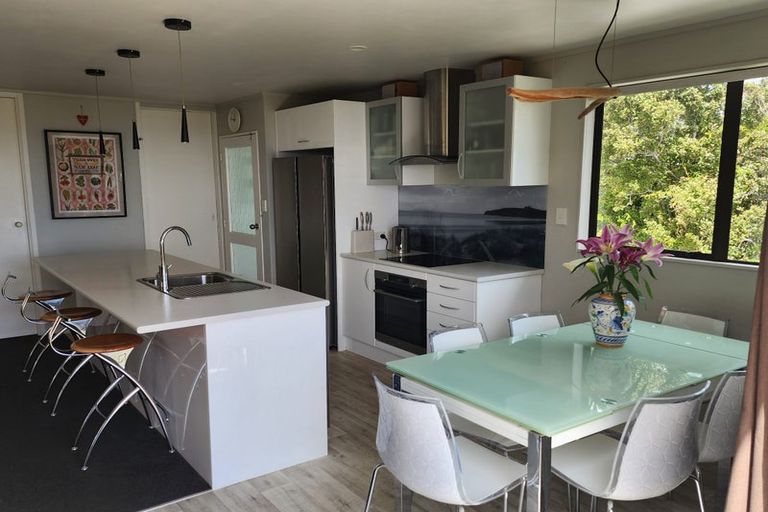 Photo of property in 34b Totara Road, Stanmore Bay, Whangaparaoa, 0932