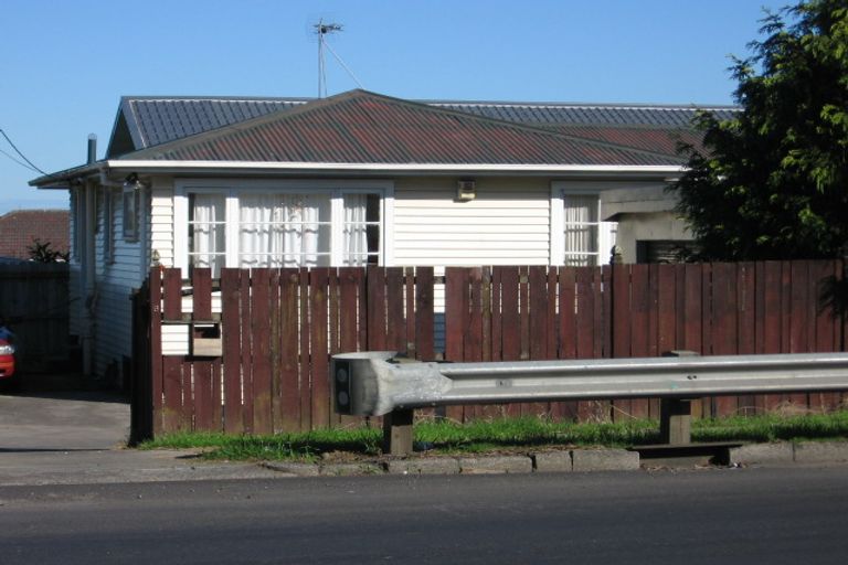 Photo of property in 6 Cambridge Terrace, Papatoetoe, Auckland, 2025