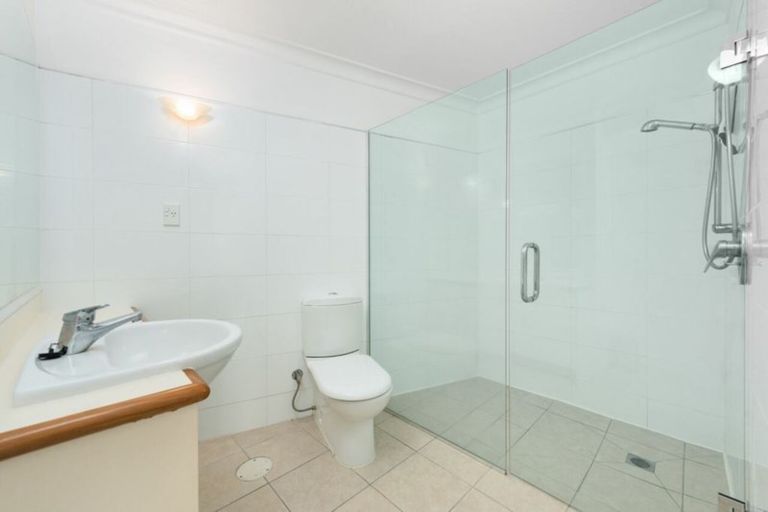 Photo of property in 4/6 Elizabeth Street, Tauranga, 3110