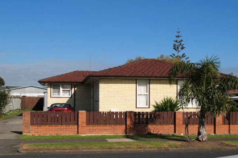 Photo of property in 207 Robertson Road, Mangere East, Auckland, 2024