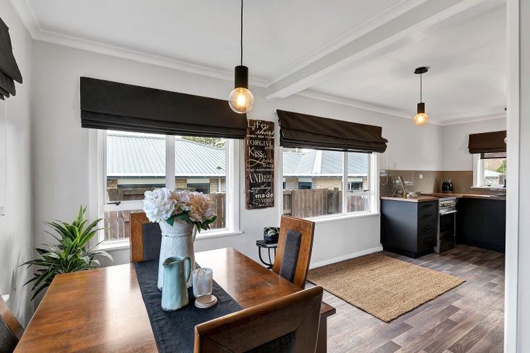 Photo of property in 98 Brecon Road, Stratford, 4332