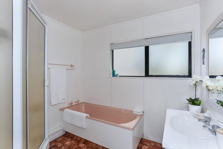 Photo of property in 382 Kingseat Road, Kingseat, Pukekohe, 2679