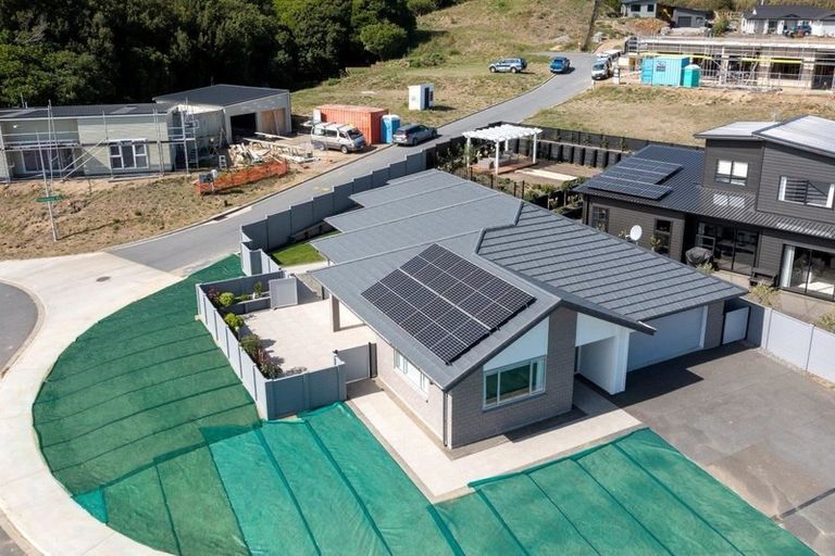 Photo of property in 18 Morepork Drive, Waikanae, 5036