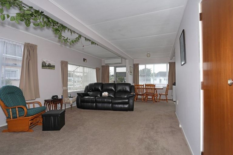 Photo of property in 20 Whyte Street, Foxton, 4814