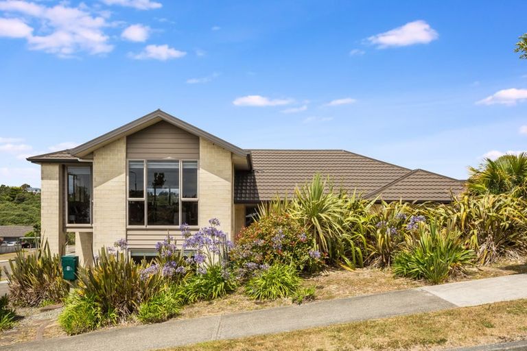 Photo of property in 1 Milford Street, Aotea, Porirua, 5024