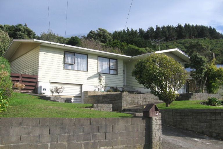 Photo of property in 23 Franklyn Road, Tawa, Wellington, 5028