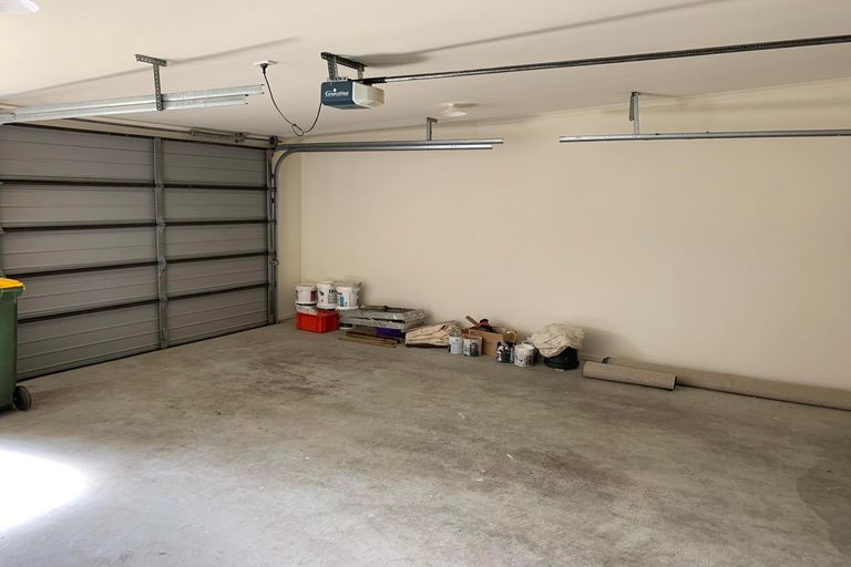 Photo of property in 16 Secoia Crescent, Mangere, Auckland, 2022