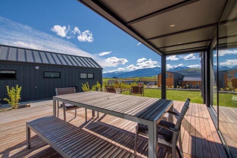Photo of property in 12 Falconer Rise, Jacks Point, Queenstown, 9371