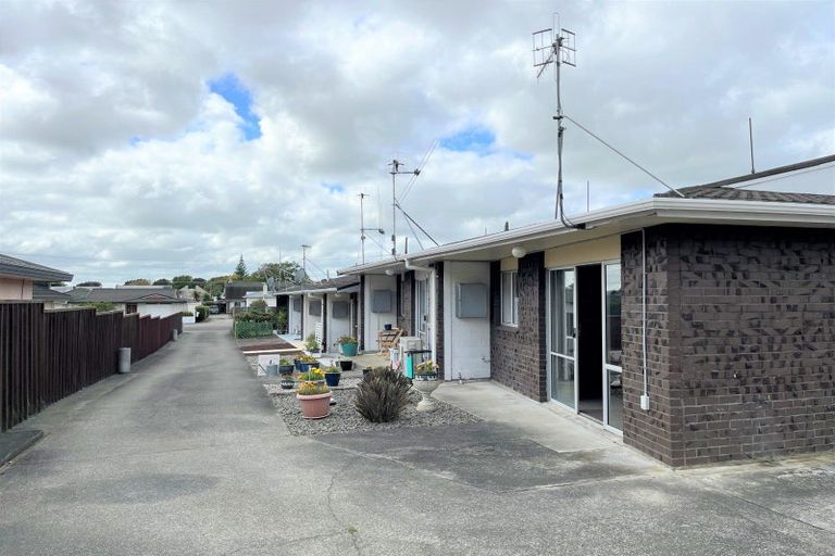 Photo of property in 16f Kent Street, Levin, 5510