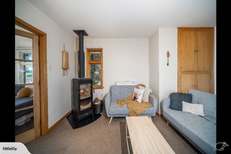 Photo of property in 28 Flinders Road, Heathcote Valley, Christchurch, 8022