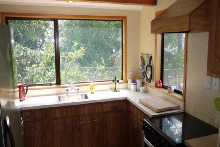 Photo of property in 1/406 East Coast Road, Sunnynook, Auckland, 0630