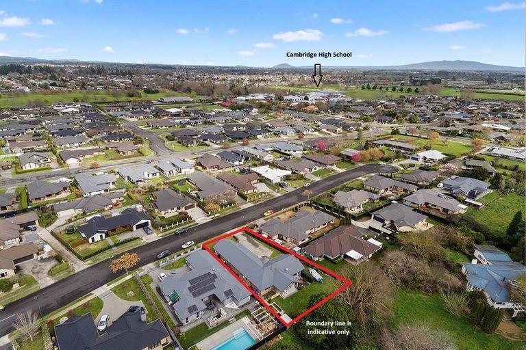 Photo of property in 8 Twin Willow Close, Cambridge, 3434