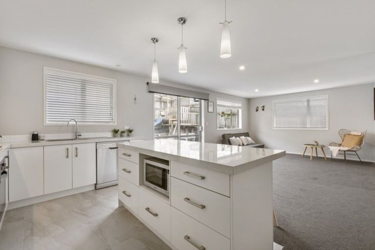 Photo of property in 1040b Papamoa Beach Road, Papamoa Beach, Papamoa, 3118