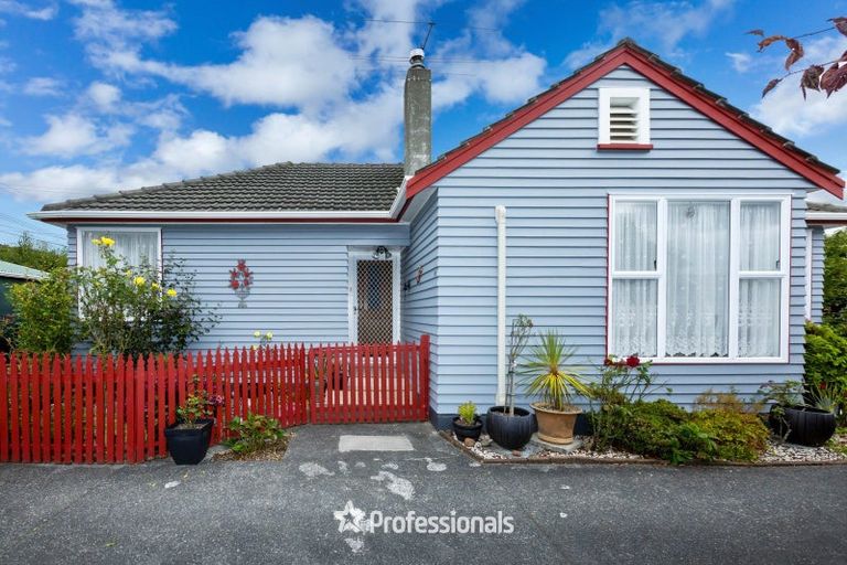 Photo of property in 18 Seddon Street, Wallaceville, Upper Hutt, 5018
