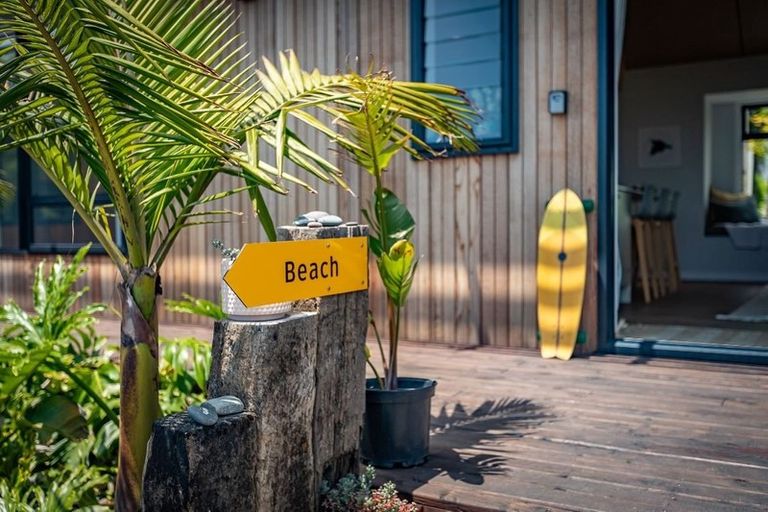 Photo of property in 33 Rauparaha Street, Waikanae Beach, Waikanae, 5036