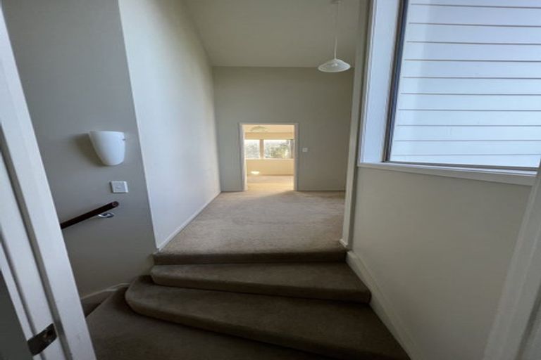 Photo of property in 14 Binda Place, Botany Downs, Auckland, 2010