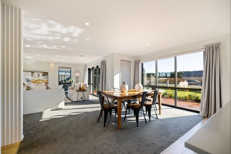 Photo of property in 8 Plover Avenue, Amberley, 7410