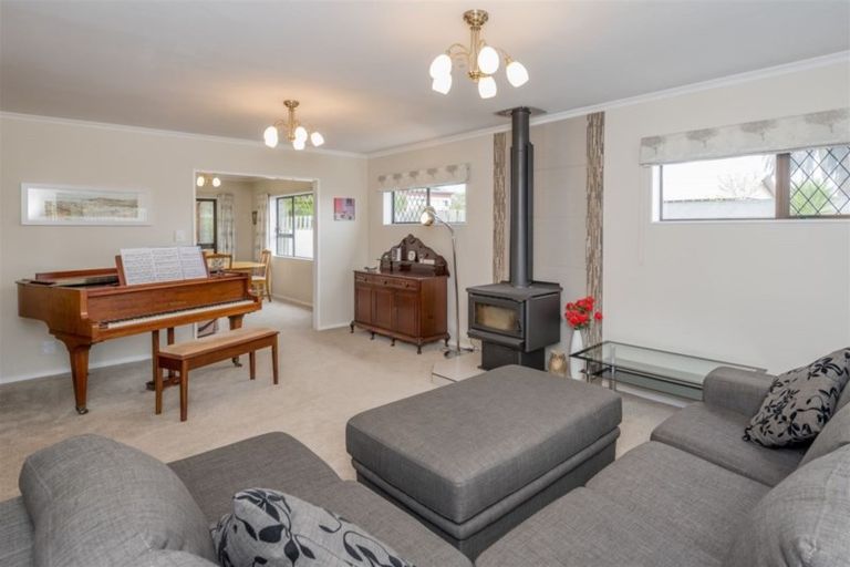 Photo of property in 42 Kent Street, Levin, 5510