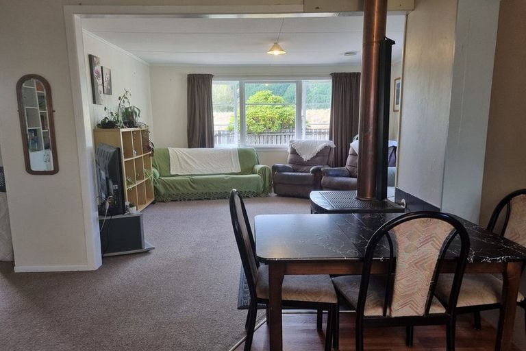 Photo of property in 190 Fairfax Street, Murchison, 7007