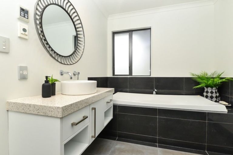 Photo of property in 2 Durham Heights, Flagstaff, Hamilton, 3210