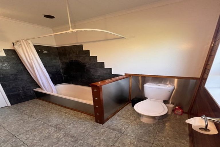 Photo of property in 27 Golf Road, Paraparaumu Beach, Paraparaumu, 5032