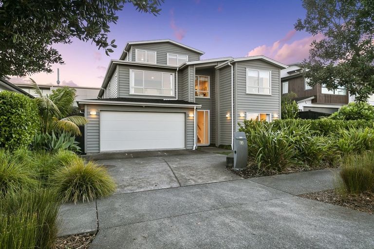 Photo of property in 64 Caldera Drive, Long Bay, Auckland, 0630