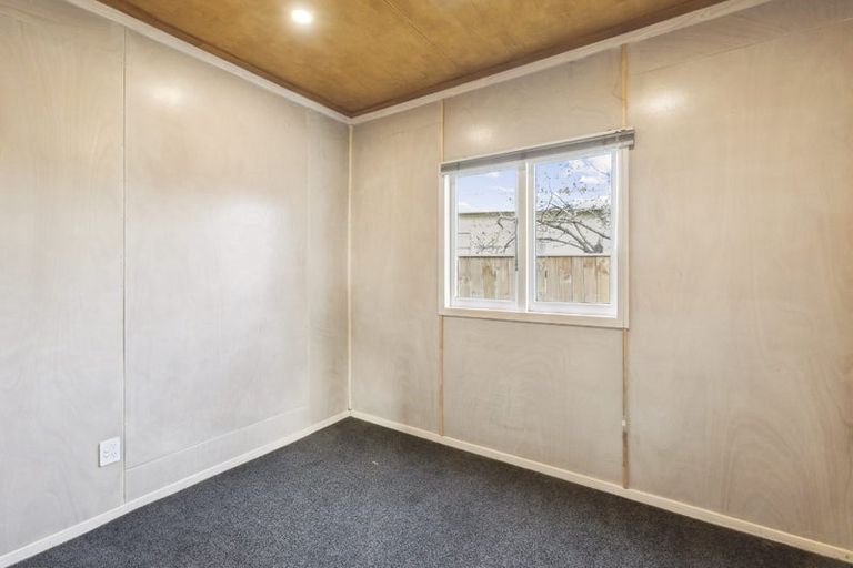 Photo of property in 75 Raumati Road, Raumati Beach, Paraparaumu, 5032