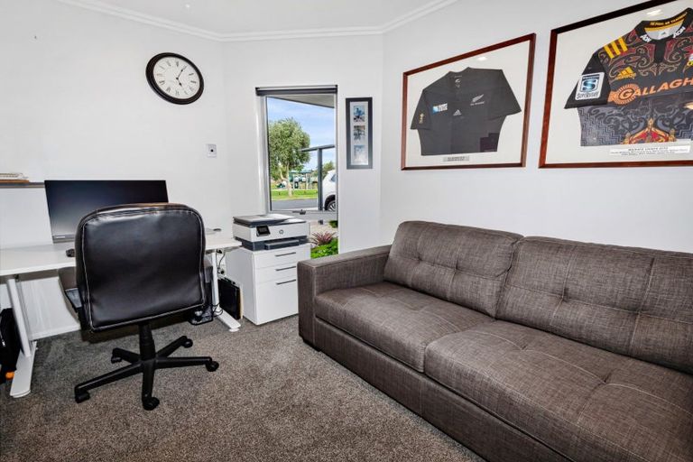 Photo of property in 72 Oriental Parade, Papamoa Beach, Papamoa, 3118