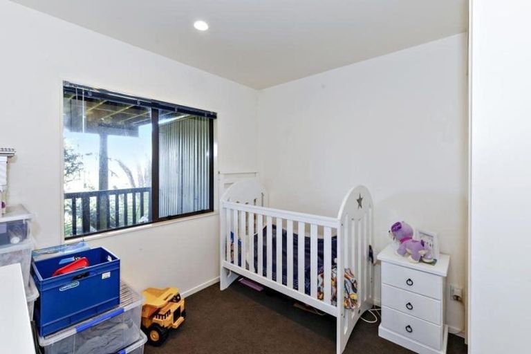 Photo of property in 24 Kitewaho Road, Swanson, Auckland, 0816