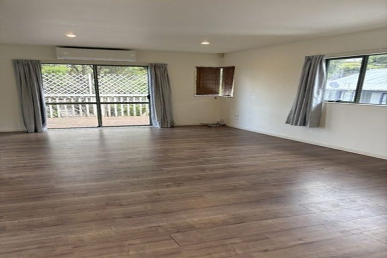 Photo of property in 2/25 Sapphire Place, Bayview, Auckland, 0629
