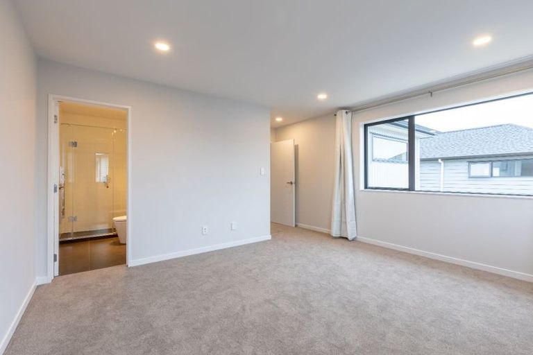 Photo of property in 29 Toanui Road, Hobsonville, Auckland, 0616