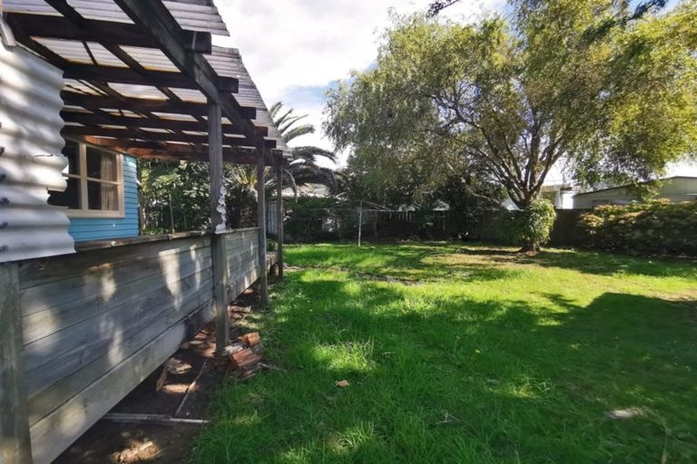 Photo of property in 25 Lendic Avenue, Henderson, Auckland, 0612