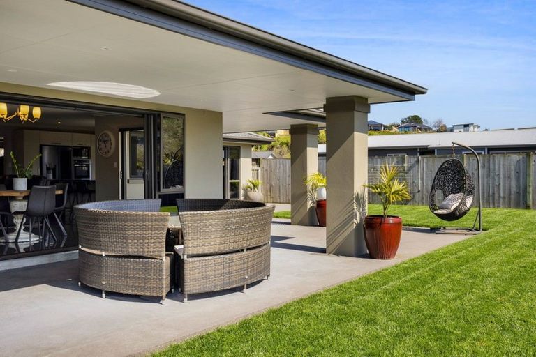 Photo of property in 5 Te Arakete Place, Hurworth, New Plymouth, 4310