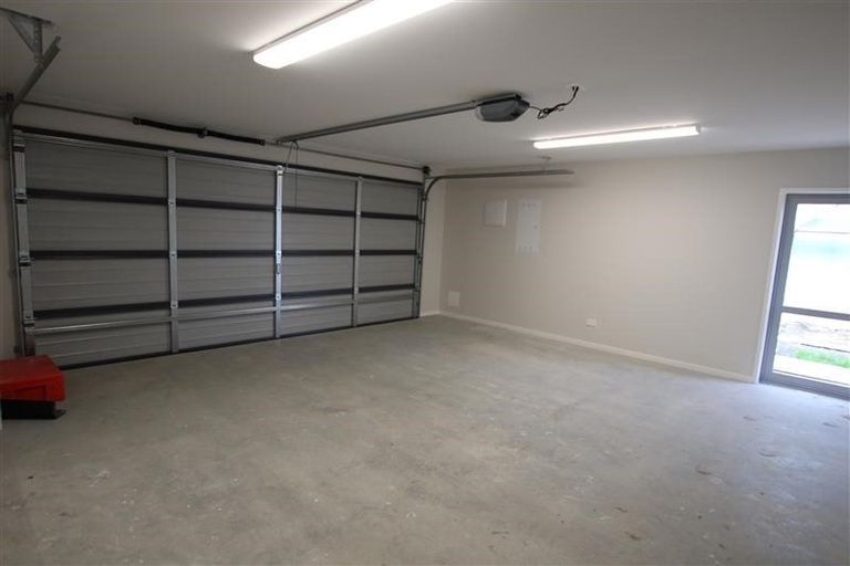 Photo of property in 6 Te Roera Place, Riverhead, 0820