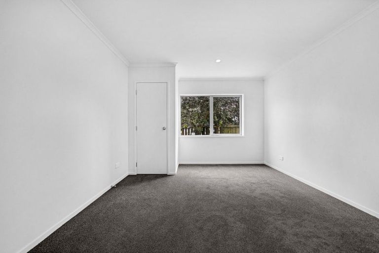 Photo of property in 5 Frank Evans Place, Henderson, Auckland, 0610