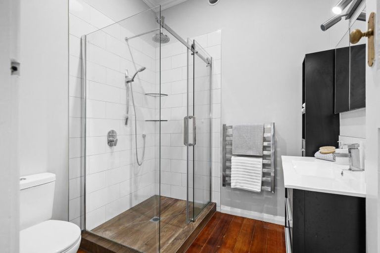 Photo of property in 239 Victoria Avenue, Hokowhitu, Palmerston North, 4410